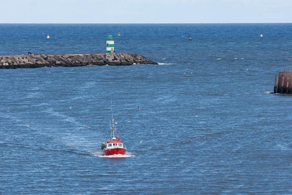 Boot bij de jachthaven | Nautisch Centrum Scheveningen